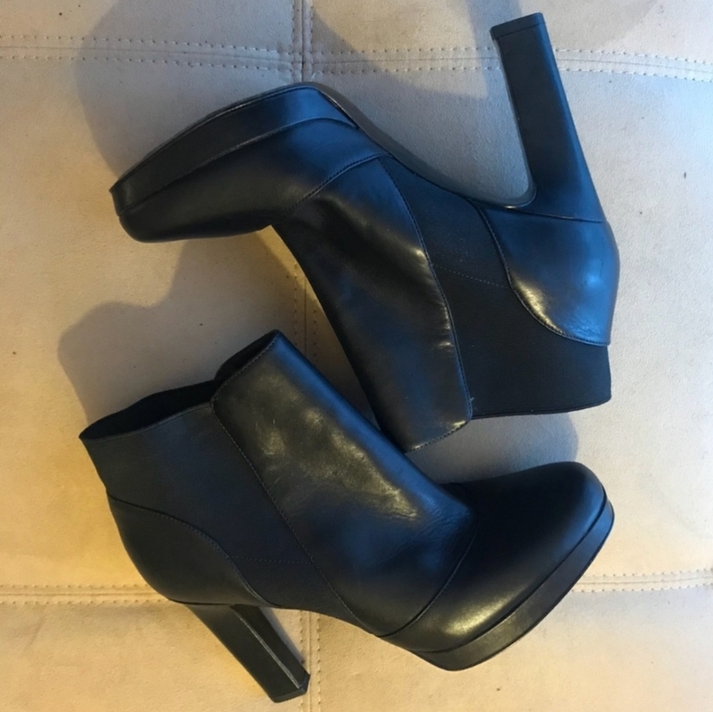 Via Spiga Tocarra Leather Platform Chunky Stacked Heeled Ankle Bootie Black 9